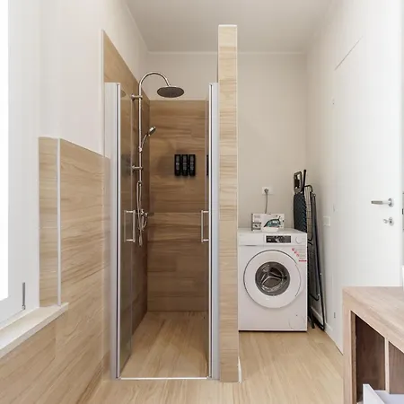 Casa Valentina - Wifi Train Station Parking דירה