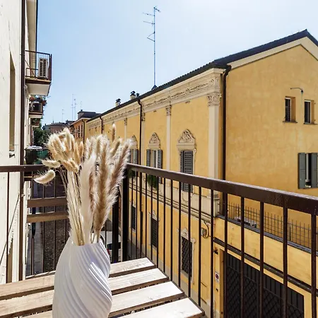 Casa Valentina - Wifi Train Station Parking Daire Modena