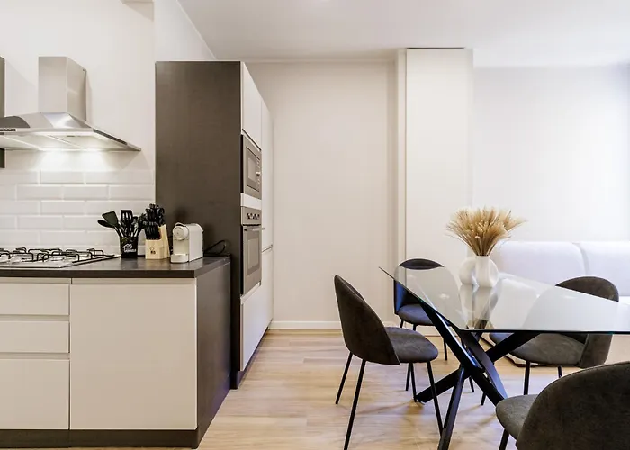 Casa Valentina - Wifi Train Station Parking Apartament *